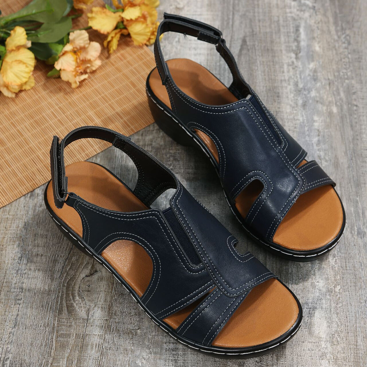 Vennus Orthopedic Sandal