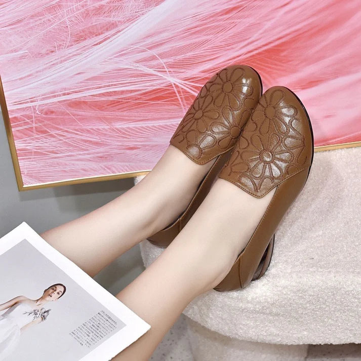 Gardenia Orthopedic Shoe