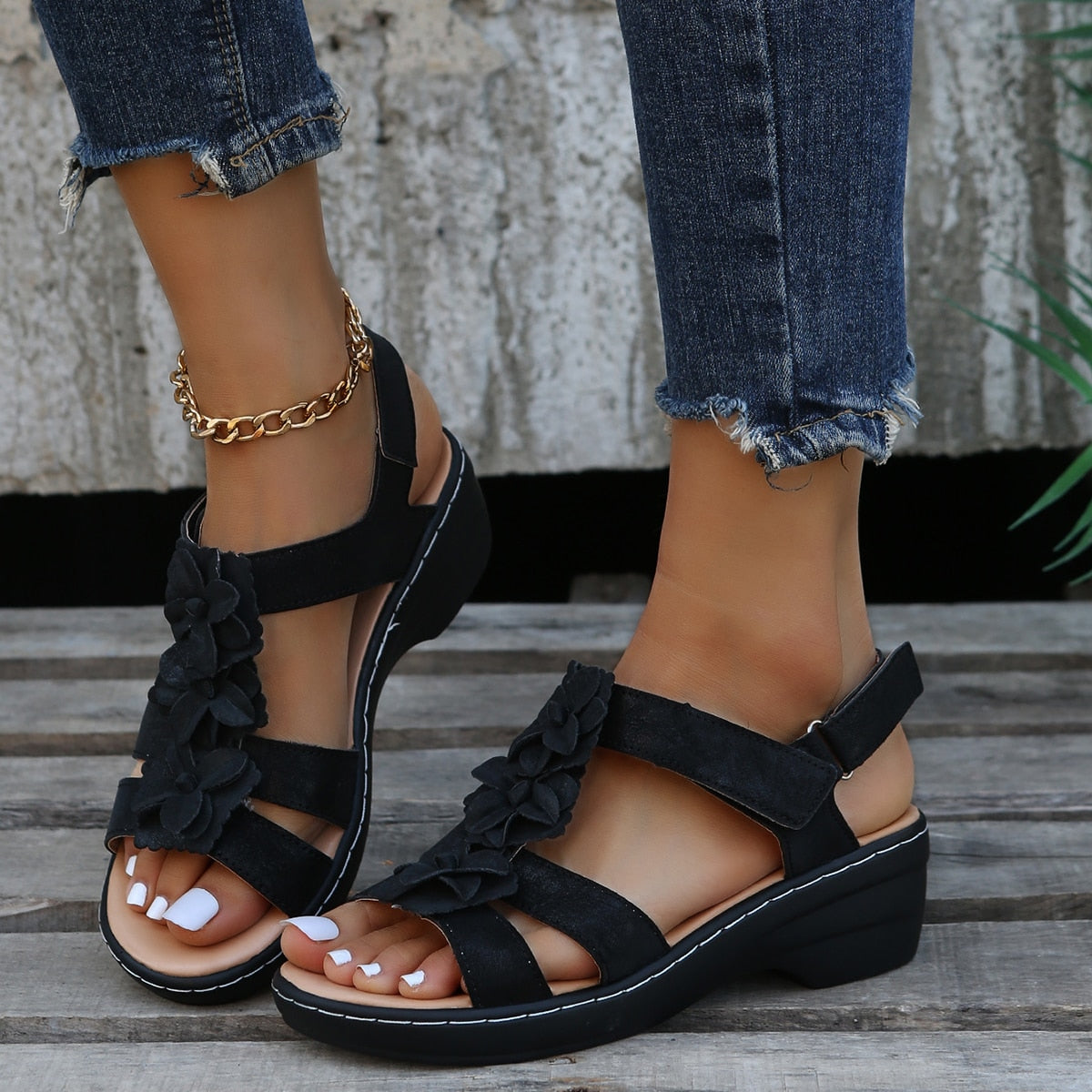 Fine Flower Orthopedic Sandal