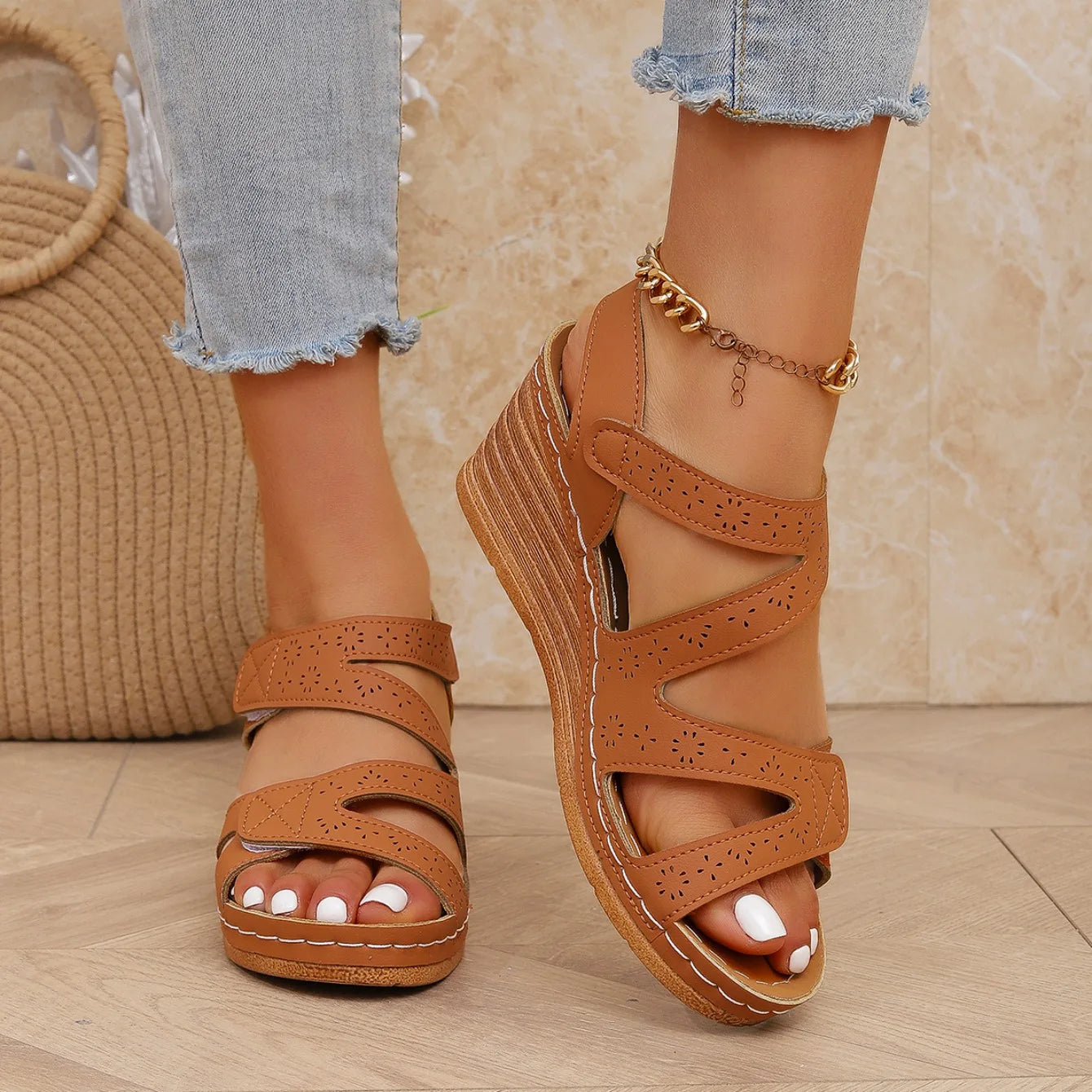 Auria Orthopedic Sandal