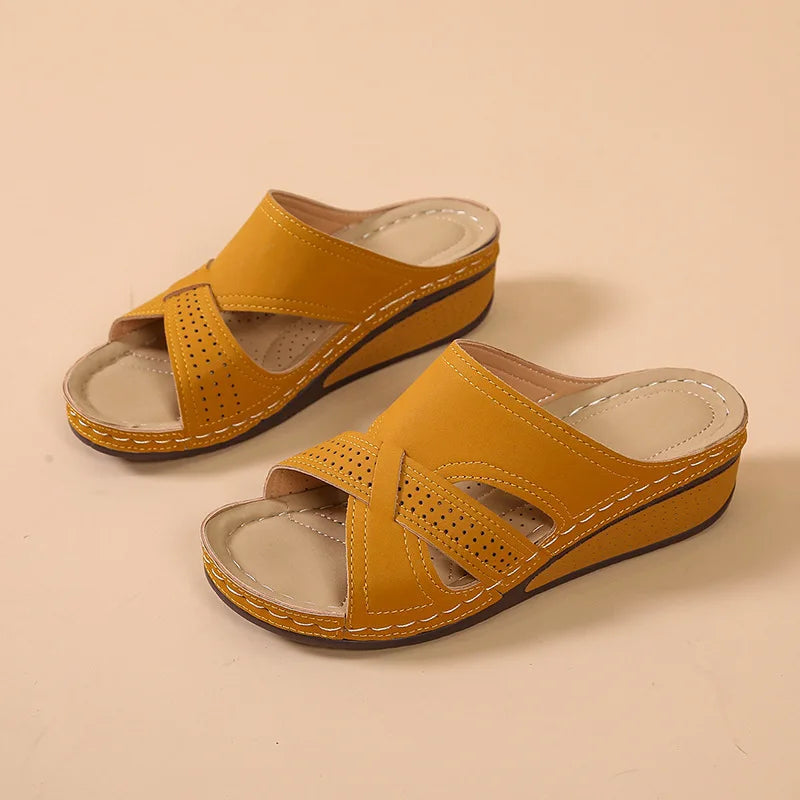 Estela Orthopedic Sandal