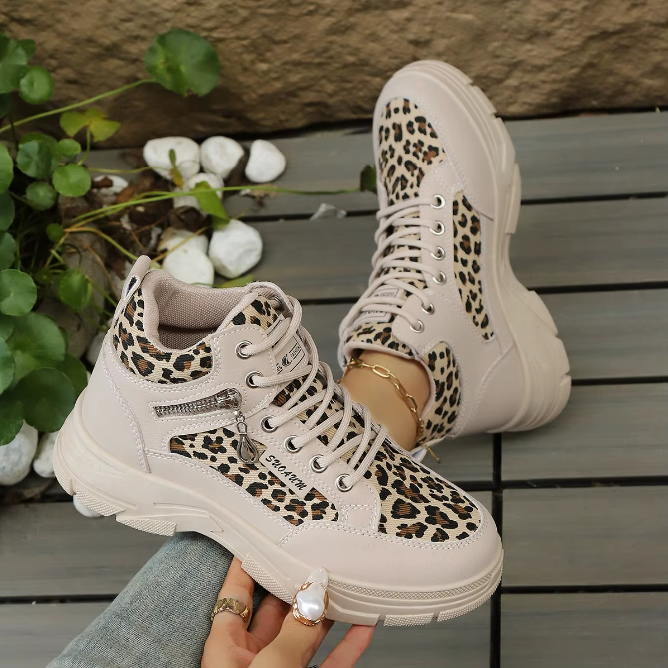 Cheeta Orthopedic Sneakers