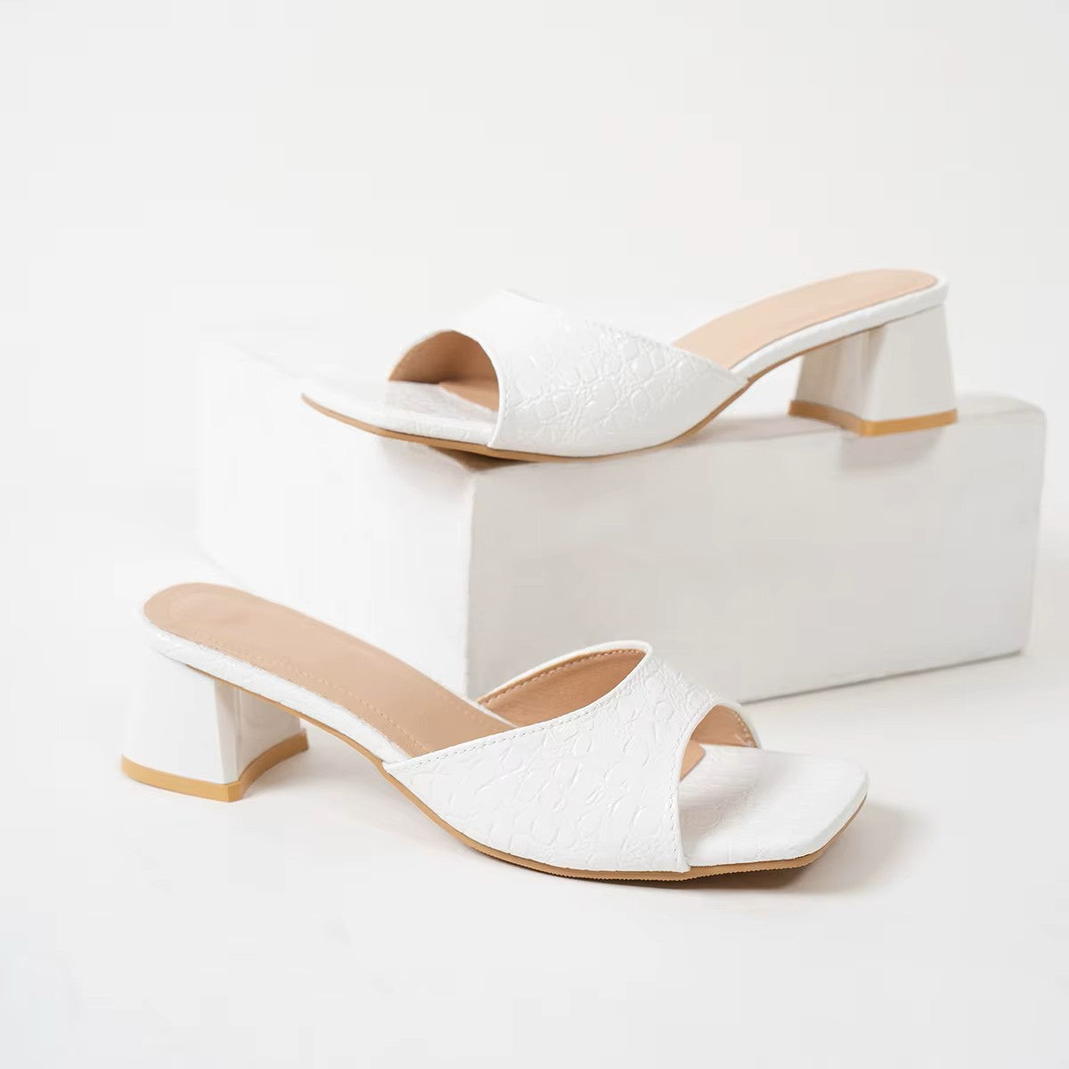 Blanc Orthopedic Shoe