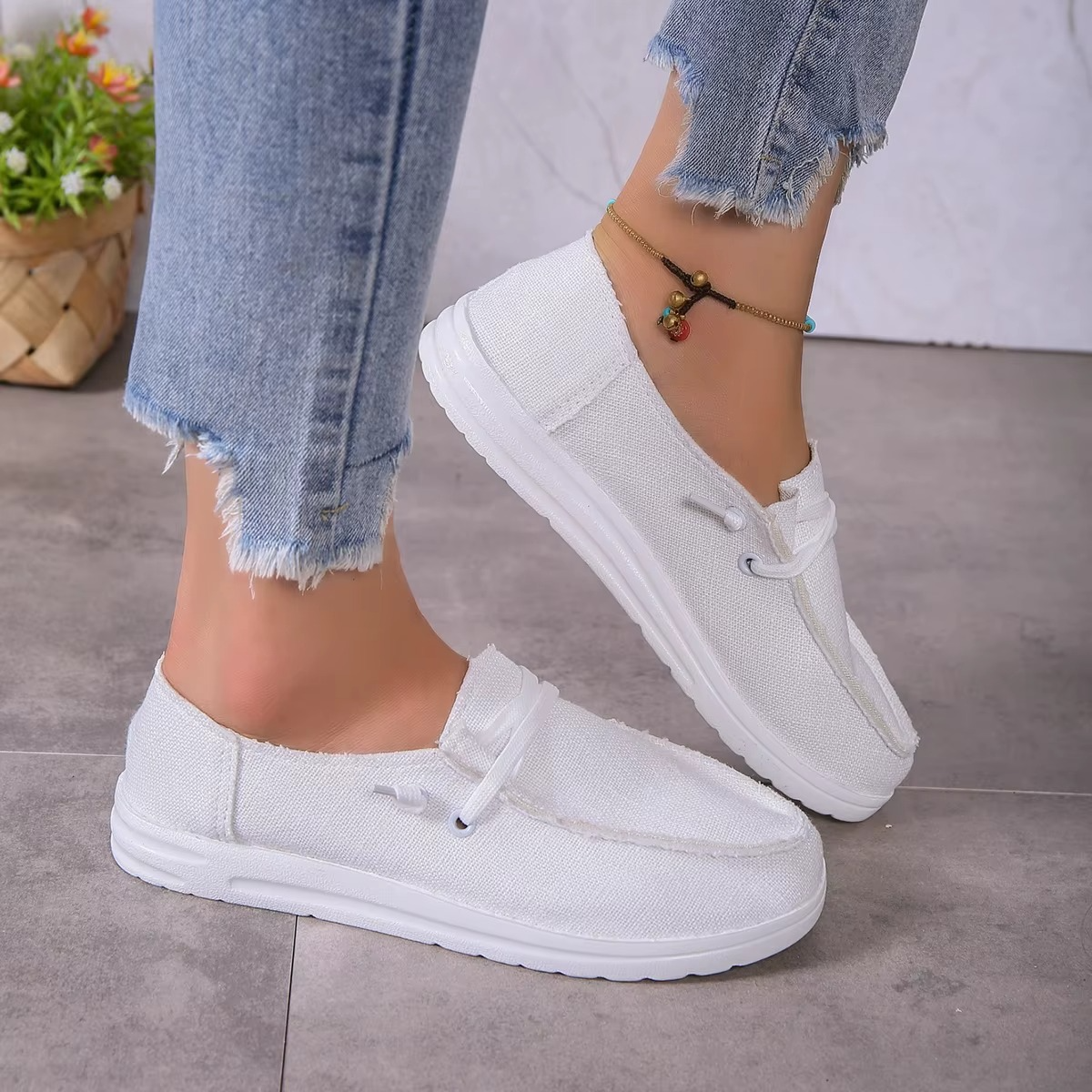 Lya Orthopedic Sneaker