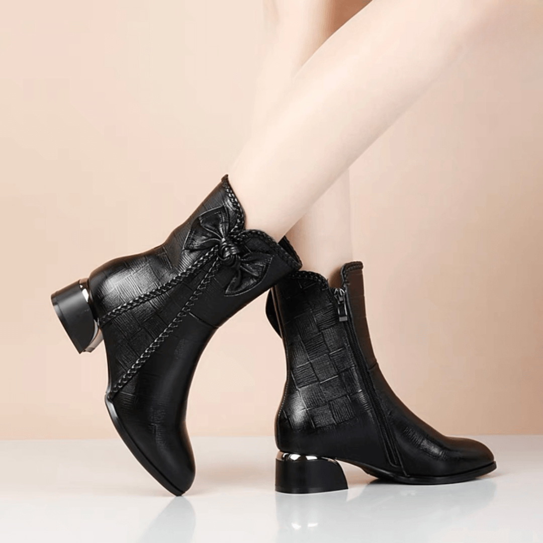 Alinna Orthopedic Boot