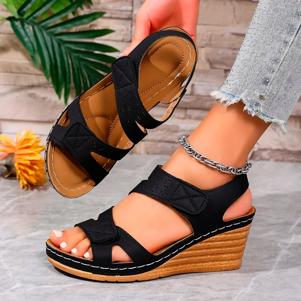 Auria Orthopedic Sandal